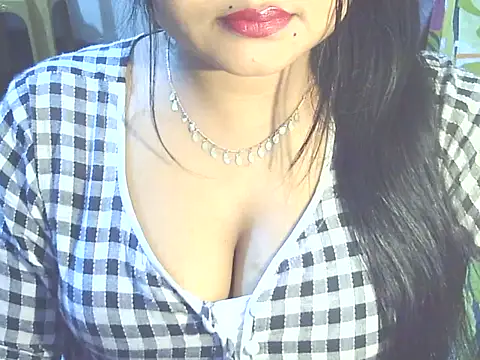 Snapshot of Nusrat_Faria07 chatting on 13, 11, 2025 Nusrat Faria07 online show from 13, 11, 2025