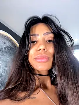 Snapshot of Sarajames chatting on 15, 11, 2025 Sarajames online show from 15, 11, 2025