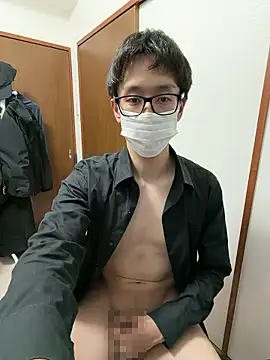Snapshot of gHayato chatting on 28, 4, 2026 gHayato online show from 28, 4, 2026