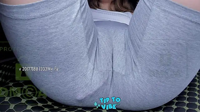 Cameltoe squirt inPants online show from 15, 2, 2025