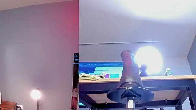 Laraebony  online show from 21, 4, 2026