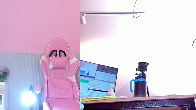Laraebony  online show from 22, 7, 2026