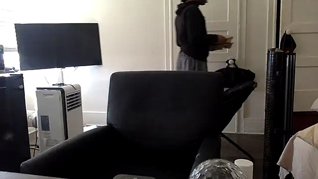 Snapshot of Diodre_Benyoon chatting on 7, 2, 2026 Diodre Benyoon online show from 7, 2, 2026