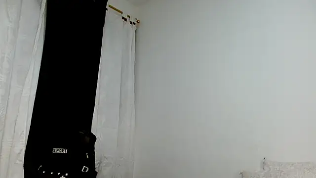 Snapshot of Gia_Lee chatting on 14, 9, 2025 Gia Lee online show from 14, 9, 2025