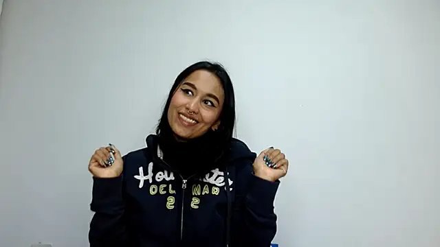 Snapshot of Gia_Lee chatting on 2, 10, 2025 Gia Lee online show from 2, 10, 2025