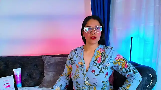 Alana steel 1 online show from 17, 12, 2025