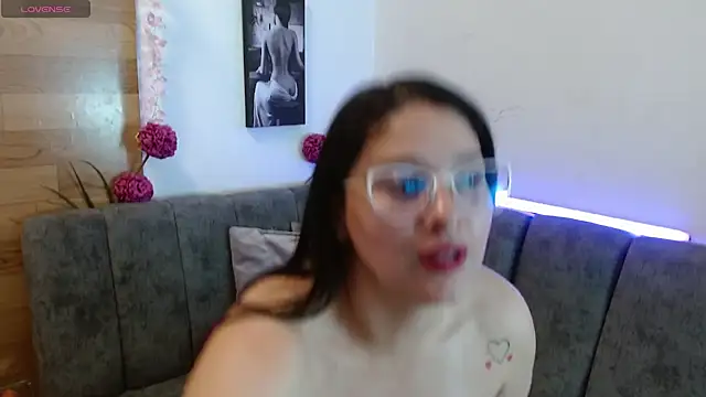 Alana steel 1 online show from 25, 4, 2026