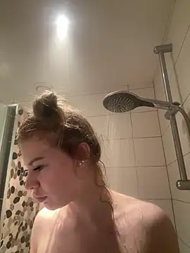 Snapshot of Chloemillerrxx chatting on 26, 11, 2025 Chloemillerrxx online show from 26, 11, 2025