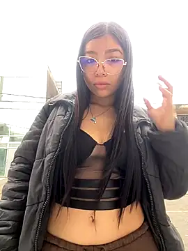 Snapshot of Maddy_Piink chatting on 21, 12, 2025 Maddy Piink online show from 21, 12, 2025