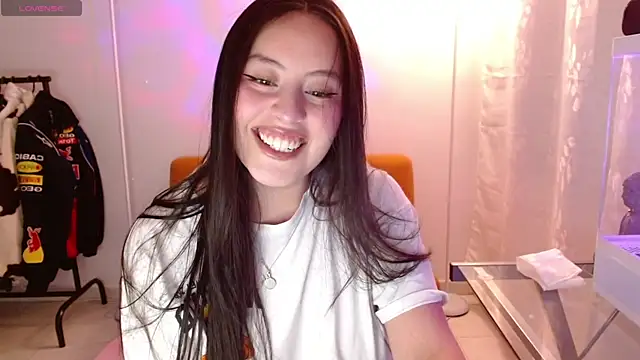 madissooon   online show from 4, 7, 2026