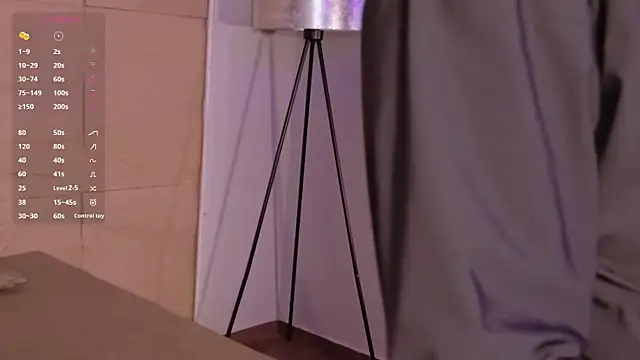 HannahMontgomery online show from 7, 4, 2026