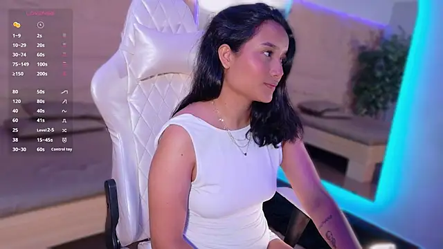 HannahMontgomery online show from 9, 4, 2026