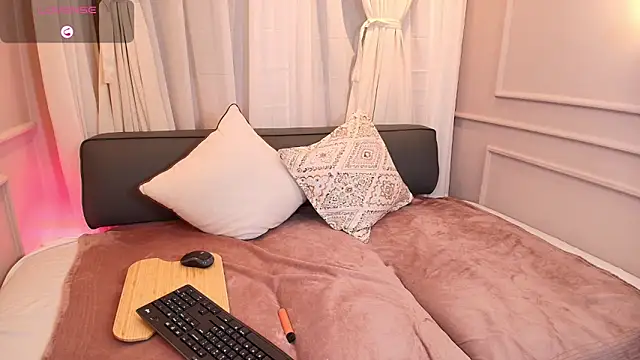 Nahomi key  online show from 25, 9, 2025