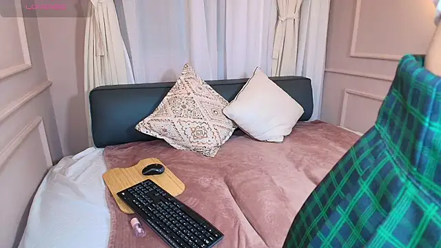 Nahomi key  online show from 31, 10, 2025