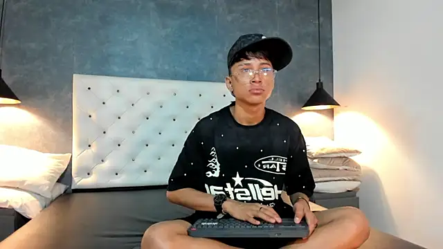 Daddy Darcks online show from 10, 10, 2025