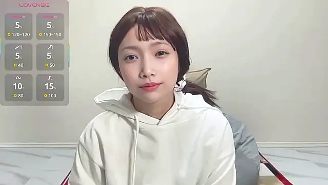 Snapshot of Ruu-chaaan chatting on 5, 12, 2025 Ruu-chaaan online show from 5, 12, 2025