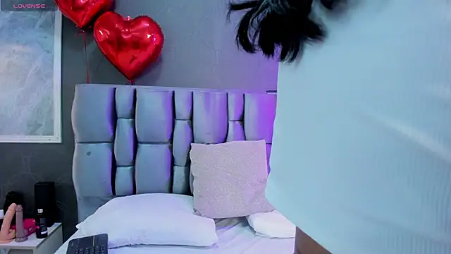 Aria Joness  online show from 12, 2, 2026