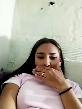 Snapshot of emilyvalencia_1 chatting on 12, 10, 2025 emilyvalencia 1 online show from 12, 10, 2025