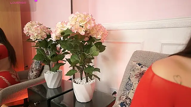 MilaCrave online show from 10, 2, 2026