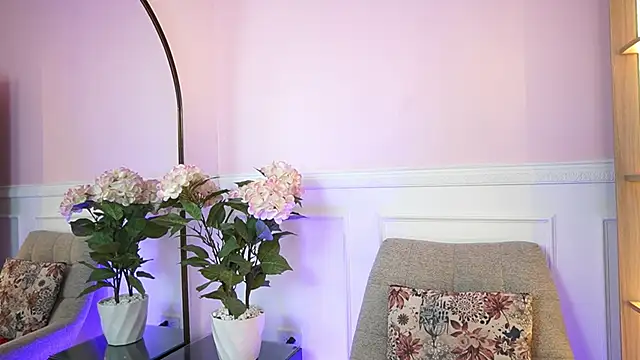 MilaCrave online show from 23, 4, 2026