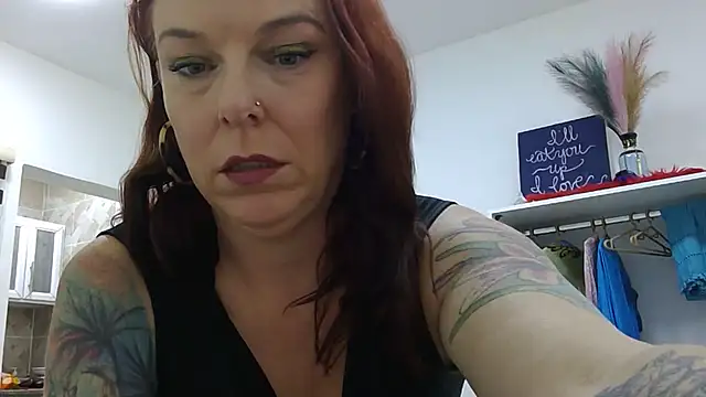 Snapshot of Island_Siren chatting on 29, 9, 2025 Island Siren online show from 29, 9, 2025