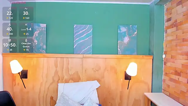 halleylorens online show from 23, 4, 2026