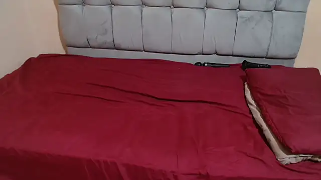 curveAss222 online show from 3, 11, 2025