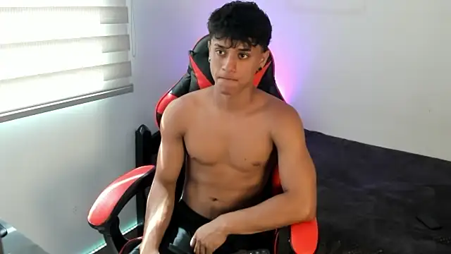 Snapshot of ZYZZ1312 chatting on 4, 6, 2026 ZYZZ1312 online show from 4, 6, 2026