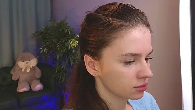 Olivia Farrell online show from 4, 3, 2026