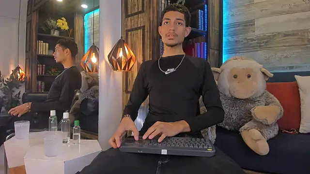 Adonis WB online show from 15, 11, 2025