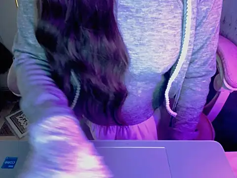 Snapshot of ahoa_Tk chatting on 8, 11, 2025 ahoa Tk online show from 8, 11, 2025