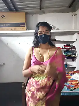 Snapshot of srav43 chatting on 18, 9, 2025 srav43 online show from 18, 9, 2025