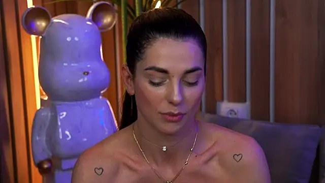 EllyLynn online show from 18, 4, 2026