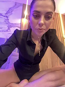 EllyLynn online show from 25, 4, 2026