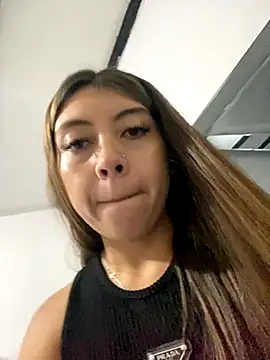 Sara-cooper2 online show from 6, 10, 2025