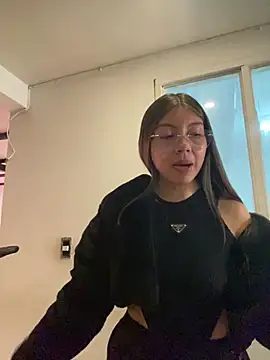 Sara-cooper2 online show from 11, 6, 2026