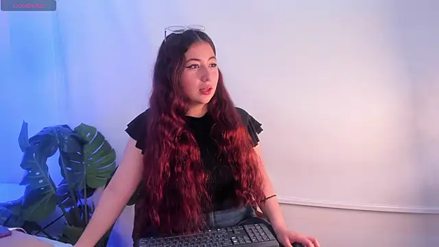 Nicolle Evanss  online show from 30, 4, 2026