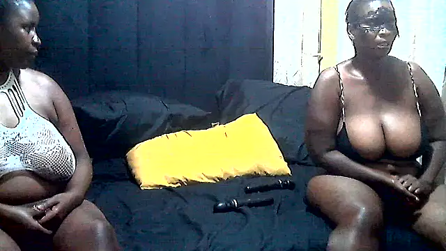 AnnabigpussyXO online show from 18, 10, 2025