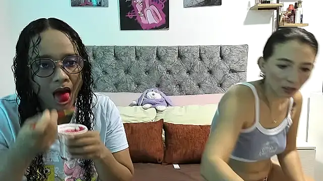 Snapshot of nay_and_aleja1 chatting on 21, 5, 2026 nay and aleja1 online show from 21, 5, 2026