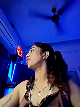 Love Beauty01 online show from 8, 2, 2026