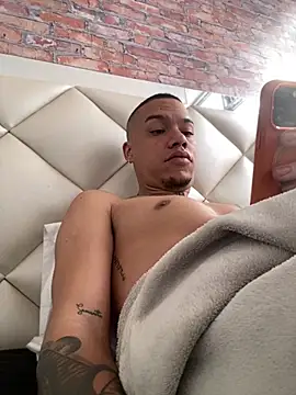 AlphaMasterXxx online show from 21, 4, 2026