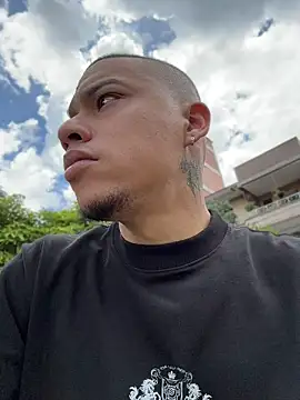 AlphaMasterXxx online show from 22, 4, 2026