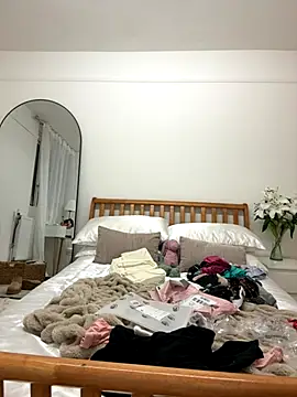 MilaRenee online show from 15, 10, 2025