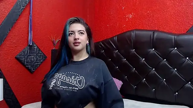 Snapshot of MaviceMur chatting on 19, 11, 2025 MaviceMur online show from 19, 11, 2025