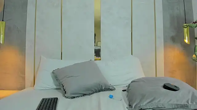 agata noir online show from 10, 5, 2026
