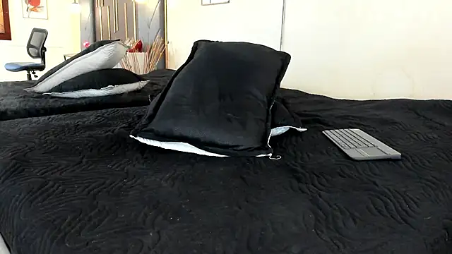 OliviGrace online show from 25, 4, 2026