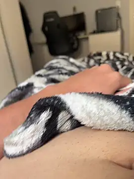 Novinho16cmz online show from 11, 11, 2025