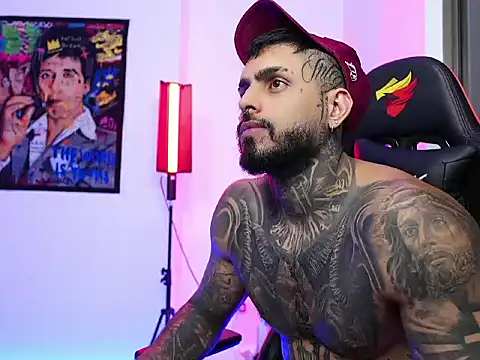 logan hugh8 online show from 4, 11, 2025