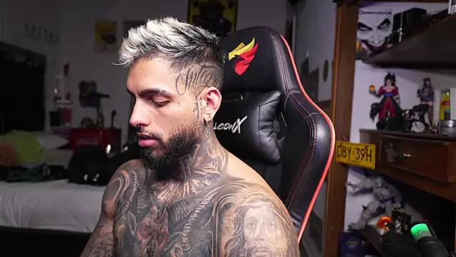 logan hugh8 online show from 28, 4, 2026