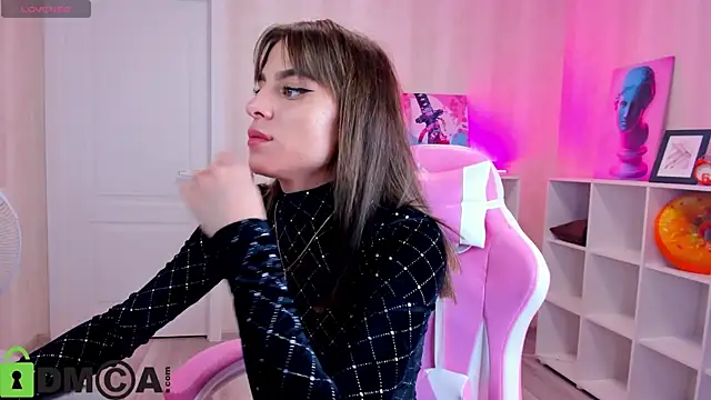 Snapshot of lasly_moon chatting on 21, 12, 2025 lasly moon online show from 21, 12, 2025